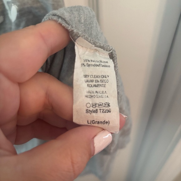 Gray Graphic Sleeveless Tank Top - Beach Mode On - Size: Large - Picture 3 of 4